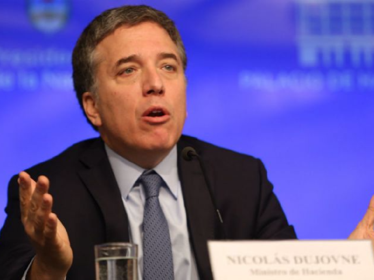 Dujovne aseguró que "están dadas las condiciones" para una baja en los combustibles