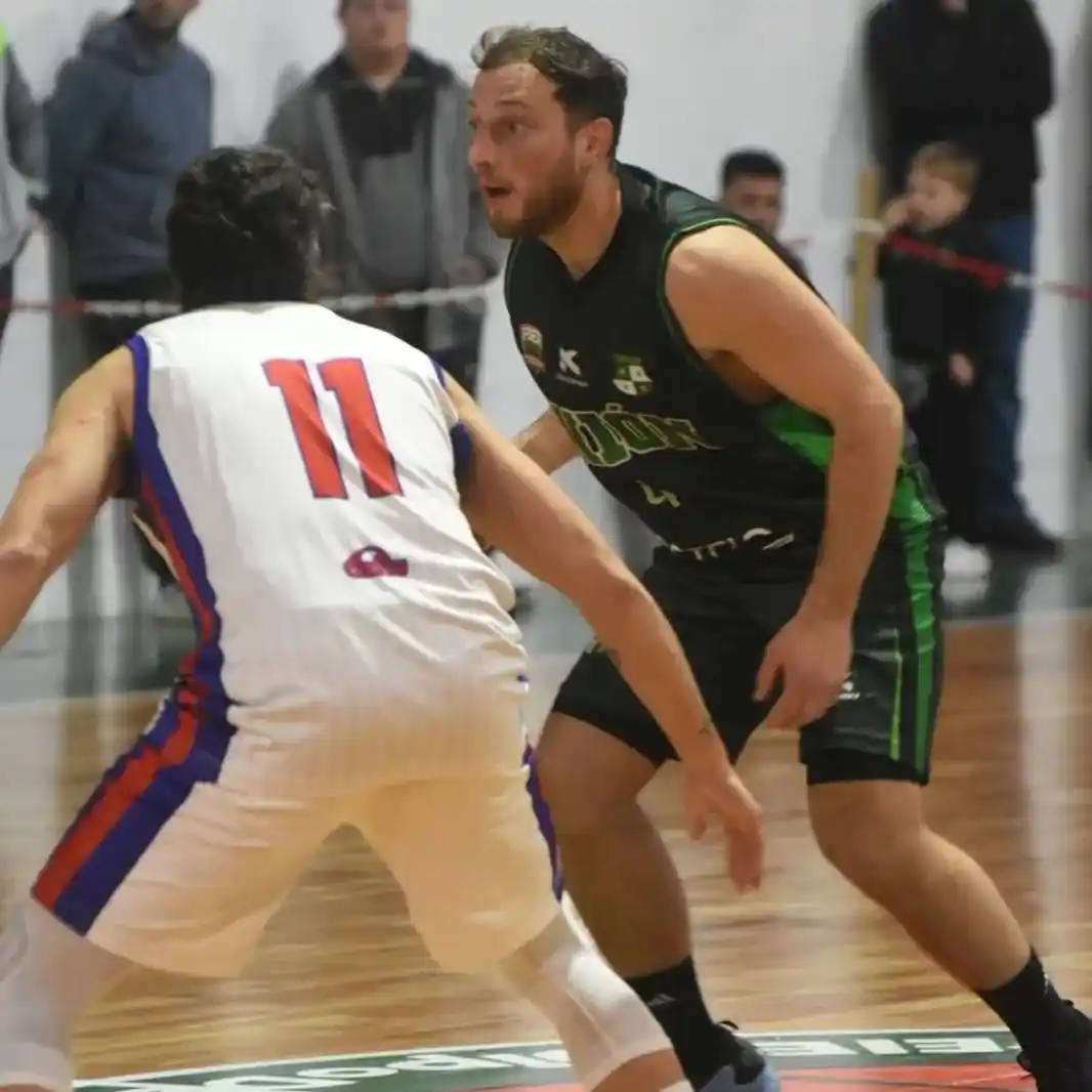 Denuncian agresiones y persecuciones a árbitros tras un partido de Primera A en Crespo