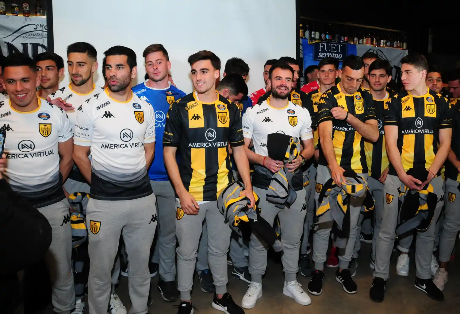 Santamarina presentó su nueva camiseta