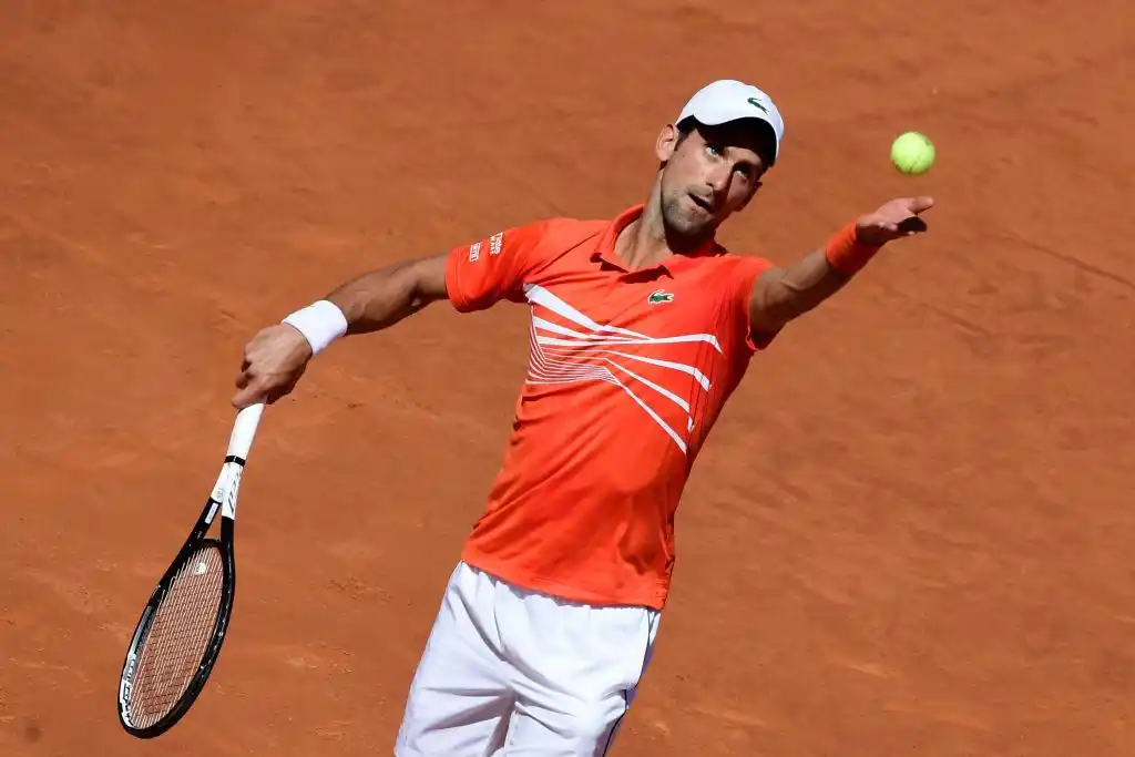 Tsitsipas y Djokovic se enfrentan por el título