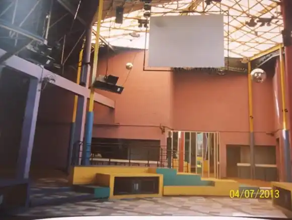 BONUS TRACK | Y una noche, sin saberlo, bailamos por última vez... La despedida de "La Fábrica Disco"