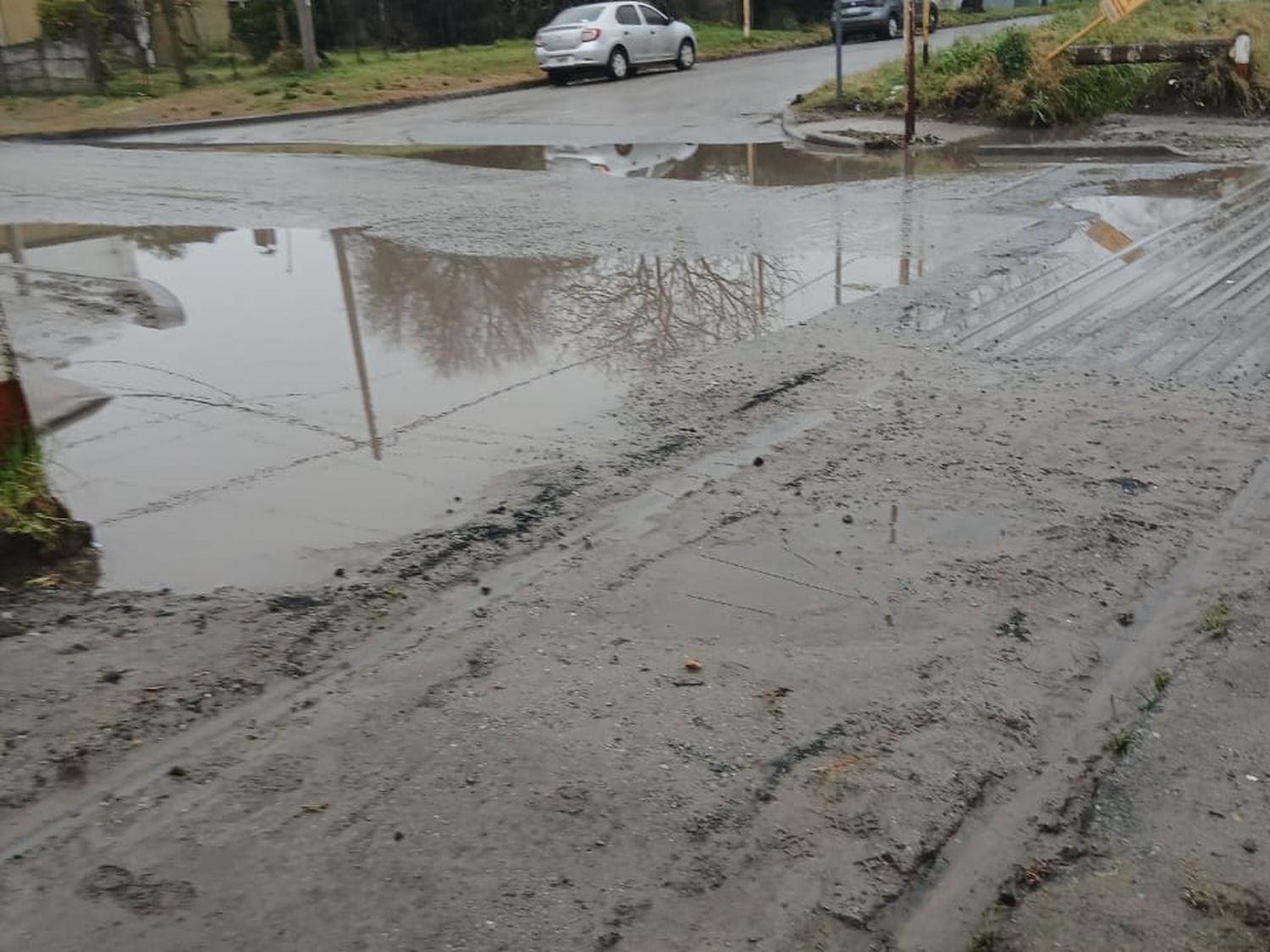 Los vecinos de Güemes y Darragueira reclamaron mantenimiento de zanjas para evitar inundaciones