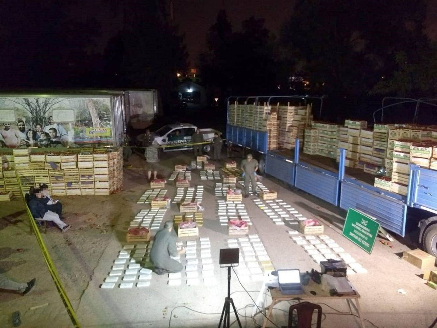 Decomisaron más de 400 kilos de cocaína y casi cien mil dólares a una banda narco