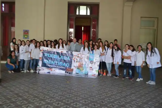 Charla en el marco de la Pueblada por la Identidad en Escuela Normal