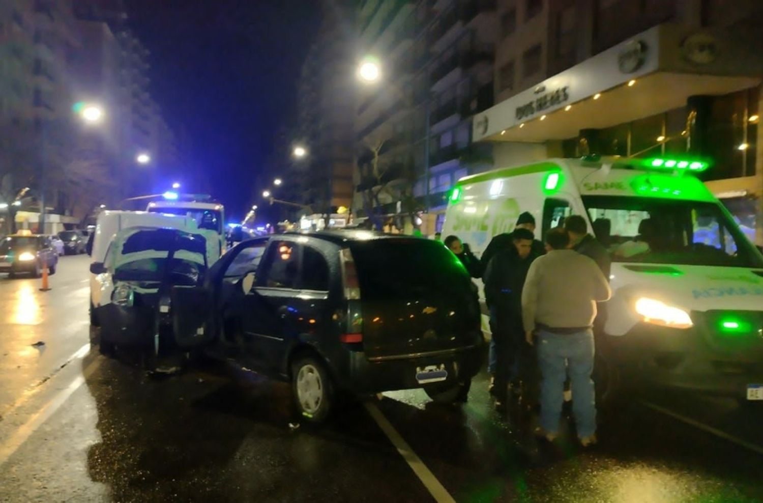 Borrachera de sábado por la noche: choque en pleno centro