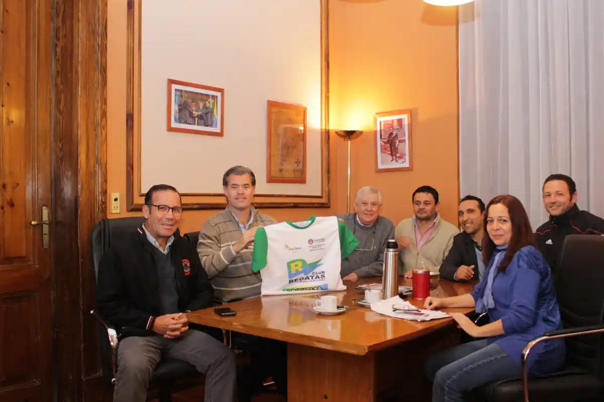 El municipio cedió un nuevo espacio en el parque al Club Regatas