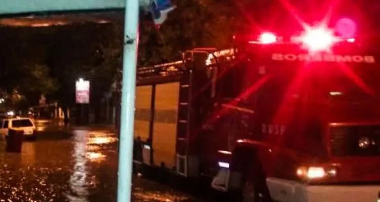 Disturbios e incendio de vivienda en Manuel Iglesias y Balcarce
