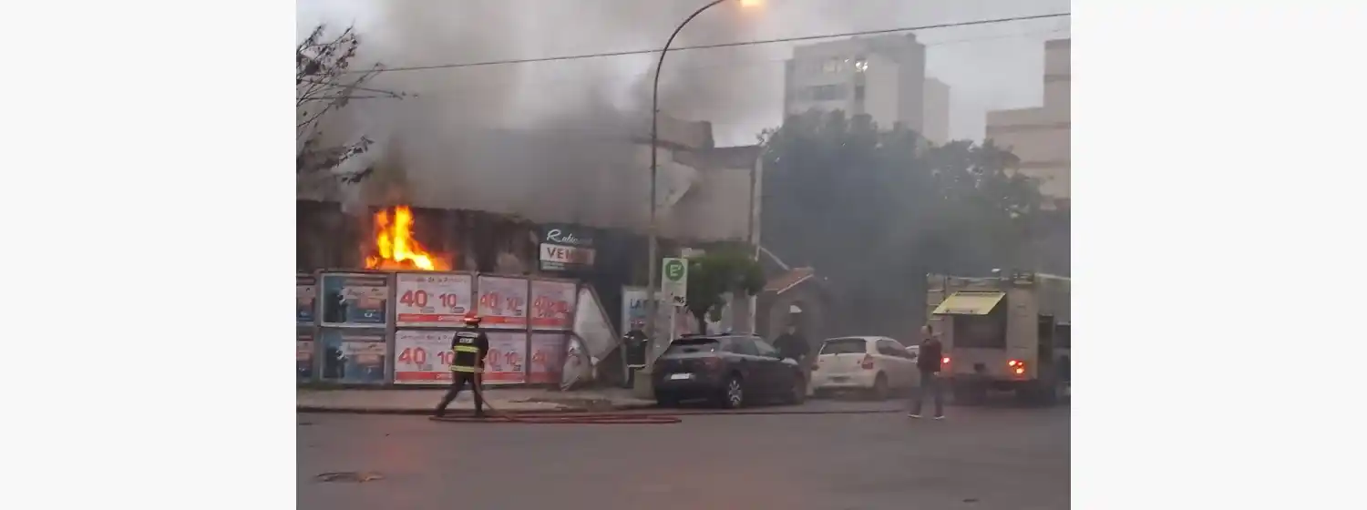 Tensión en el macrocentro marplatense por un incendio