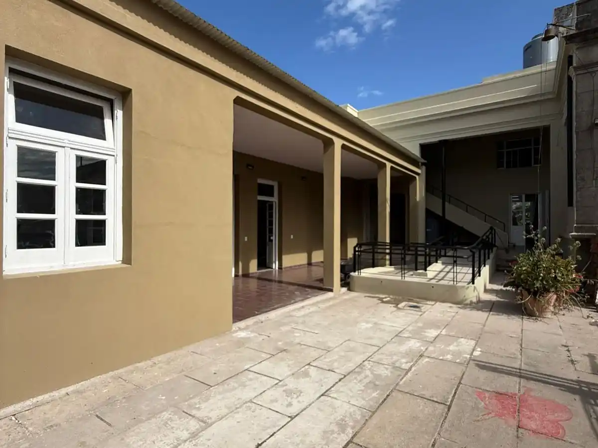 La Escuela N°2 "Domingo Matheu" es actualmente la única con obras en marcha.