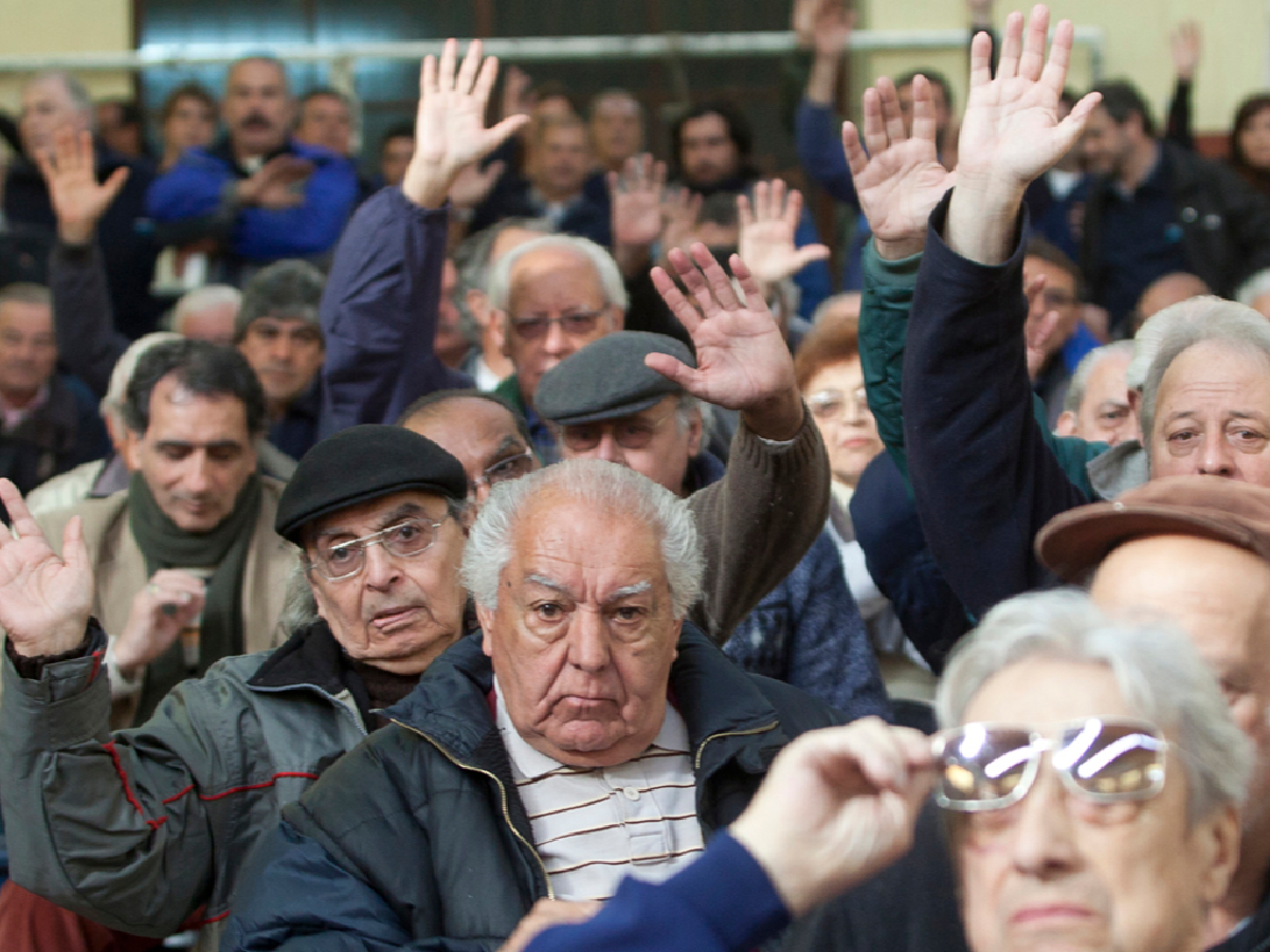 PAMI lanzó una guía sobre autocuidado con consejos sobre comidas, uso de medicamentos y sexualidad