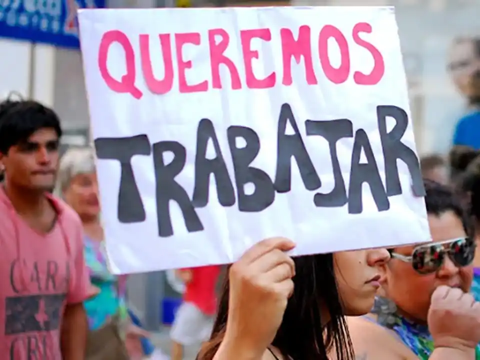 La caída del empleo público superó los 180 mil puestos de trabajo.