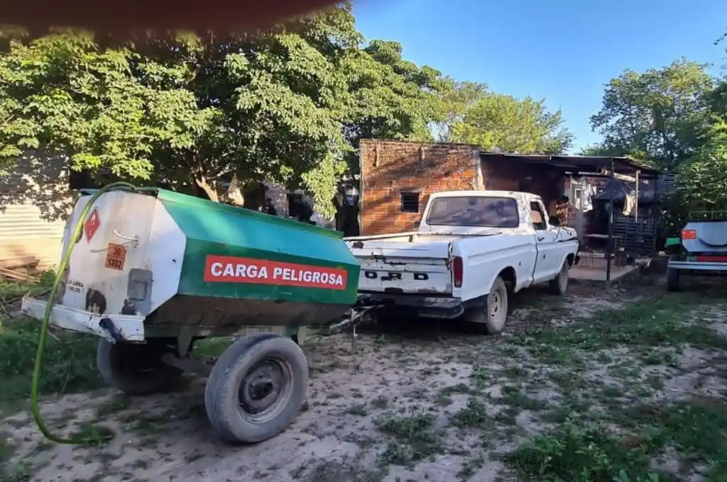 Insólito: contrabandeaban combustible de Argentina a Paraguay con una manguera