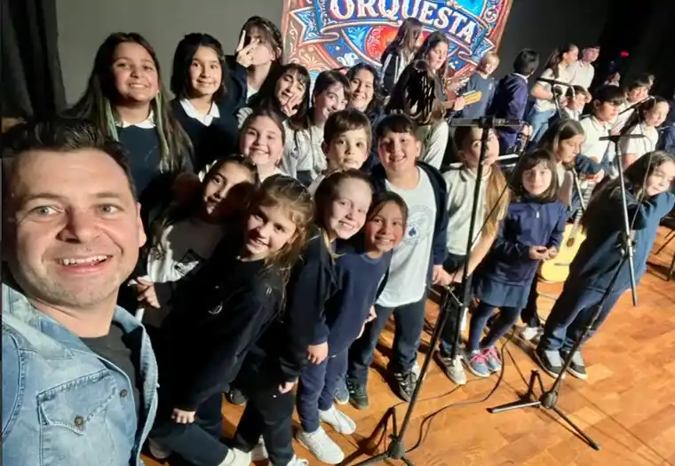 Estudiantes santafesinos versionaron un tema de Oasis y el video llegó hasta Liam Gallagher