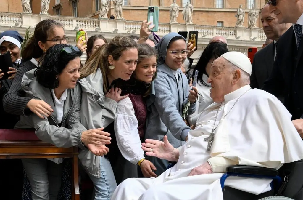 El Papa Francisco pidió rezar por los más necesitados (@vaticannews_es)