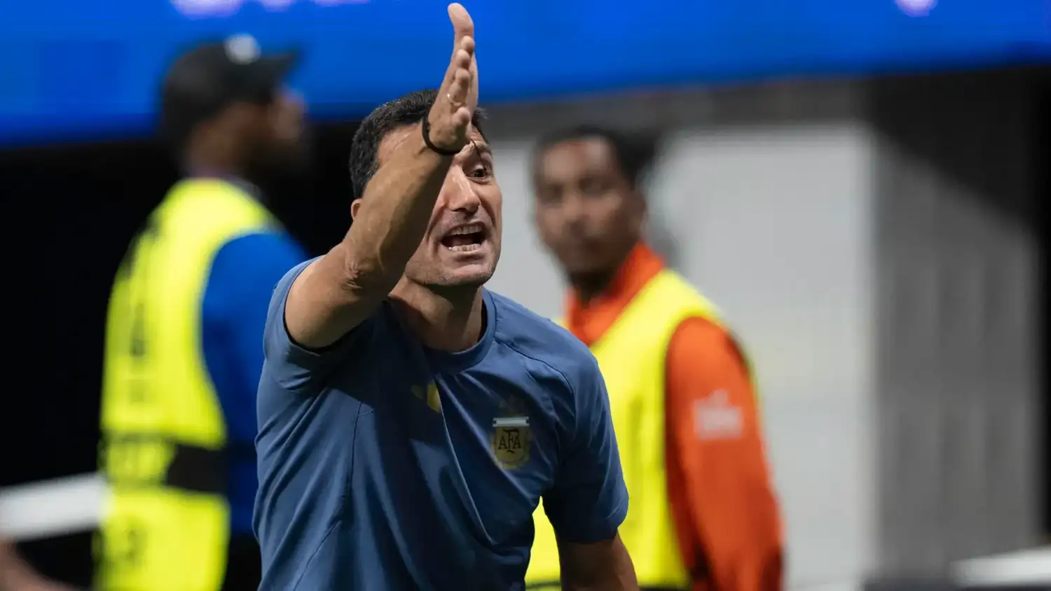 Scaloni, entre la emoción y el análisis.