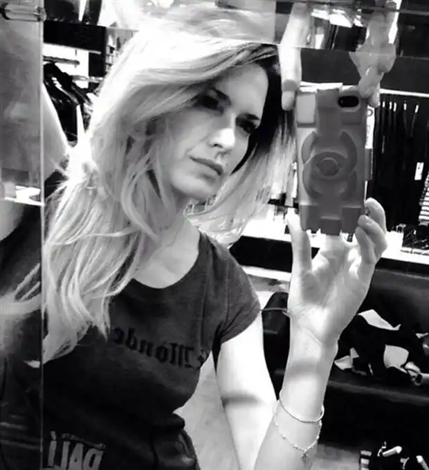 Isabel Macedo, la “guapa” de las selfies que levanta la temperatura en las redes sociales