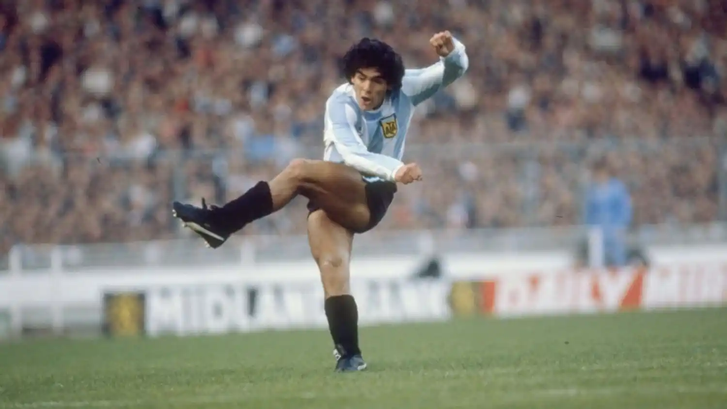 ¿Maradona captado por una cámara? ¡IMPACTANTE! (+ video)