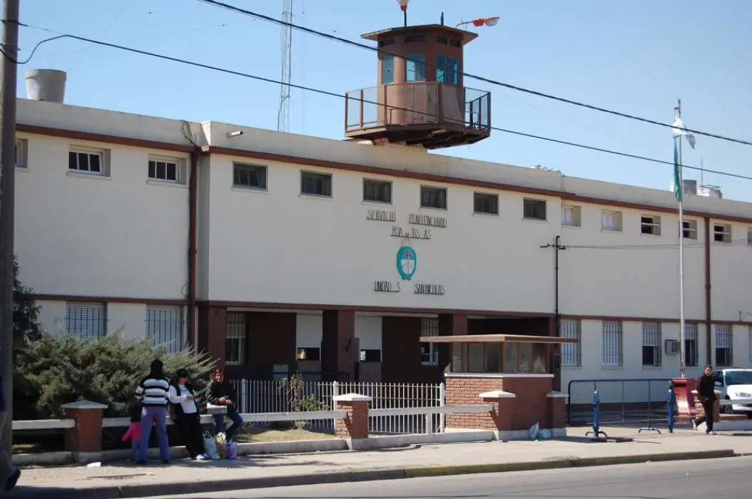 "Revuelta" en la Unidad Penal 3 de San Nicolás: Un herido de gravedad