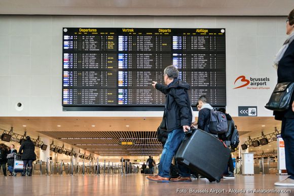 Huelgas, escasez de personal y nueva oleada de Covid: caos en los aeropuertos de Europa