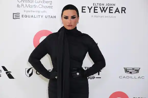 Demi Lovato sufre accidente en su rostro