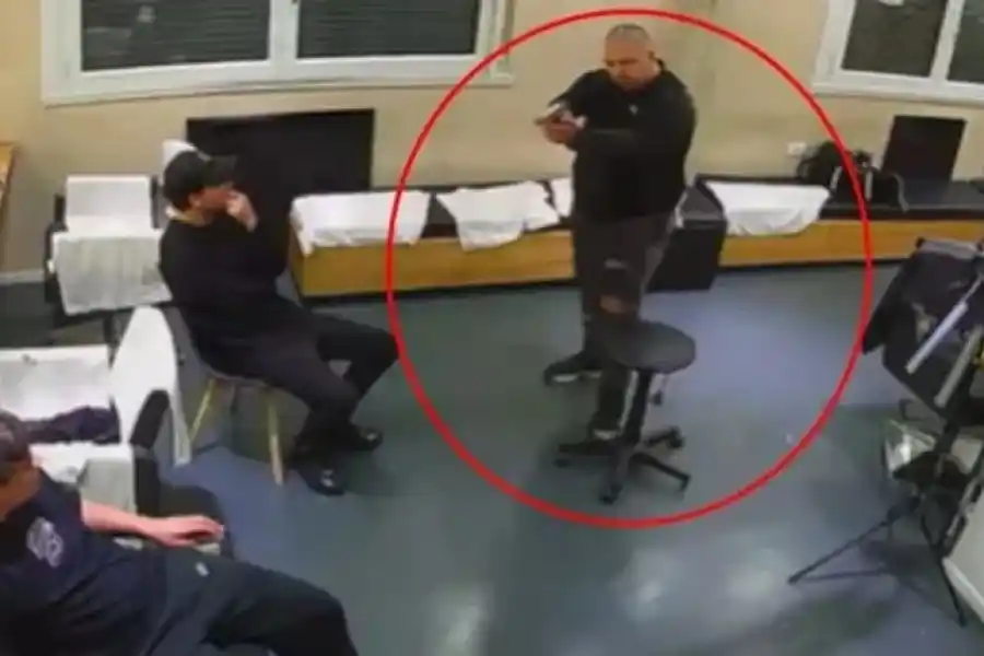 VIDEO : Así escapaba el asesino del peluquero de Recoleta tras cometer el crimen