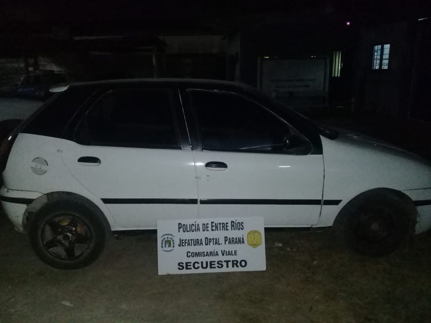 Viale: A la fuera quiso subir a su auto a una adolescente de 14 años