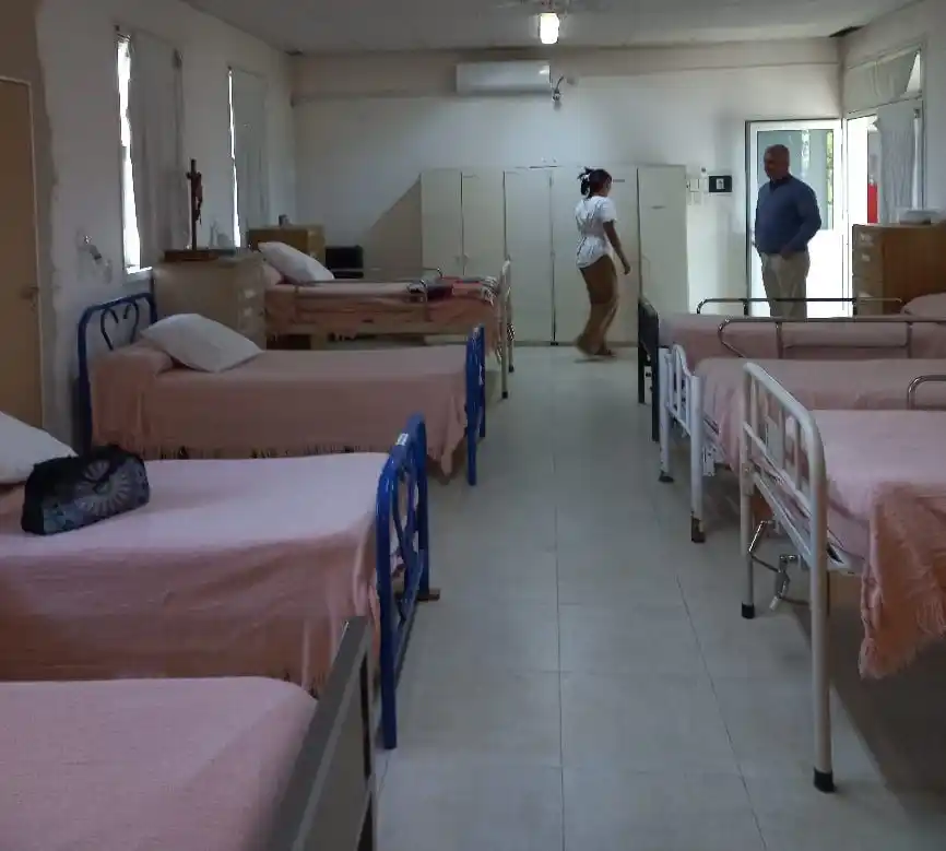 Rotary Club Venado Tuerto donó un aire acondicionado al Hogar Santa Angela