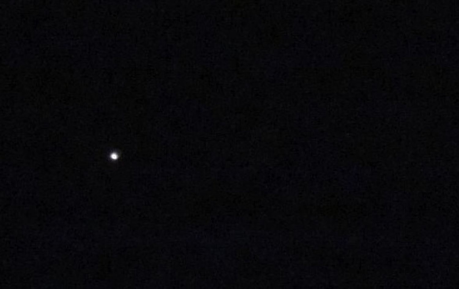 Otra vez: Una luz blanca volvió a aparecer en el cielo de Gualeguaychú