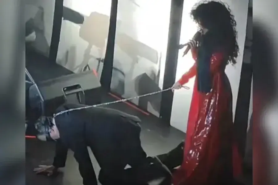 Lali "disciplinó" a Fito: los artistas compartieron una particular performance