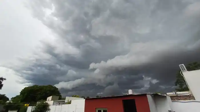 Rige una alerta amarilla por fuertes tormentas para este lunes por la mañana