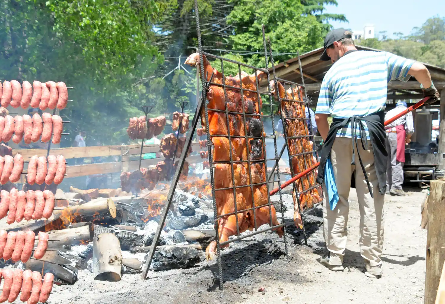 Con la degustación del salame más largo del mundo y una completa oferta gastronómica, cerró el Chacinar 2021