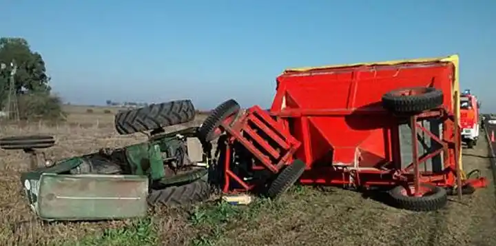 Un trabajador rural murió al volcar el tractor en que se conducía