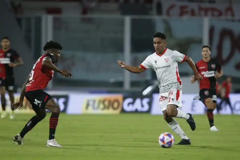 Newell’s no reaccionó y cayó 3 a 1 ante Instituto en Córdoba