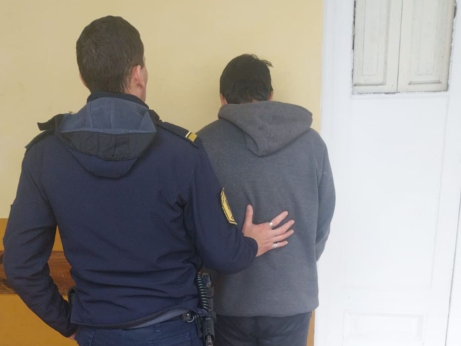 Fue detenido en Plaza San Martín por violar una restricción de acercamiento a sus hijas