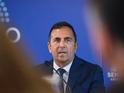 Cordero ratificó en el Senado que la ley se va a aplicar para las nuevas contrataciones