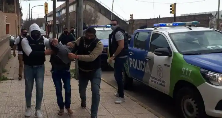 Asesinato de un camionero en ruta 9: Allanaron domicilios en Río Tala y detuvieron a dos jóvenes que fueron alojados en la Comisaría