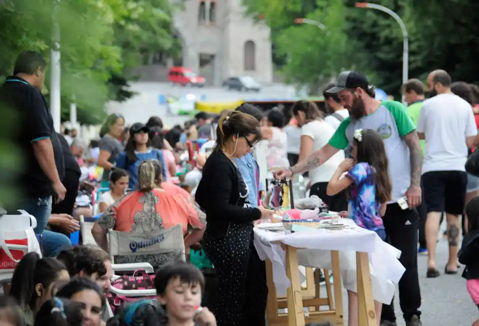 Diferentes actividades recreativas y culturales este domingo en la Diagonal Illia 