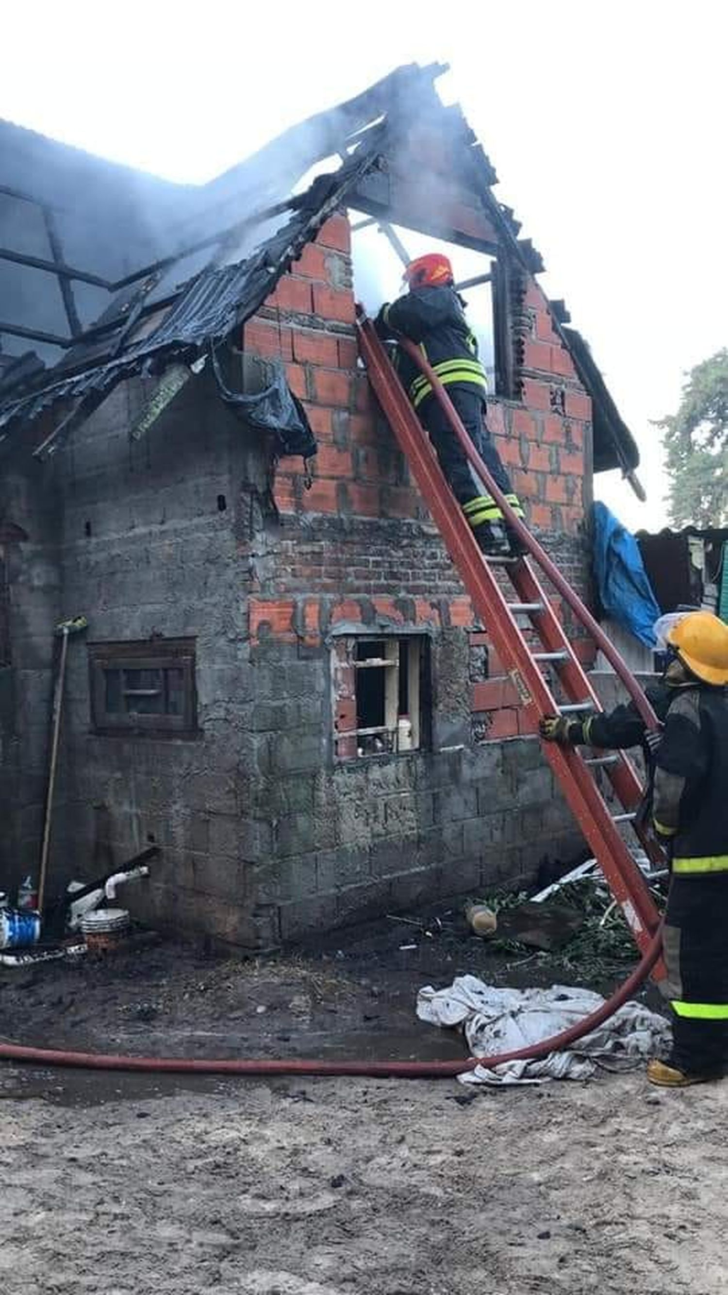 ONG Amar colabora con la familia afectada por el incendio