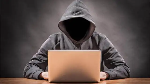 Acusado de acoso en redes mantuvo contacto con al menos 50 menores de 16 años