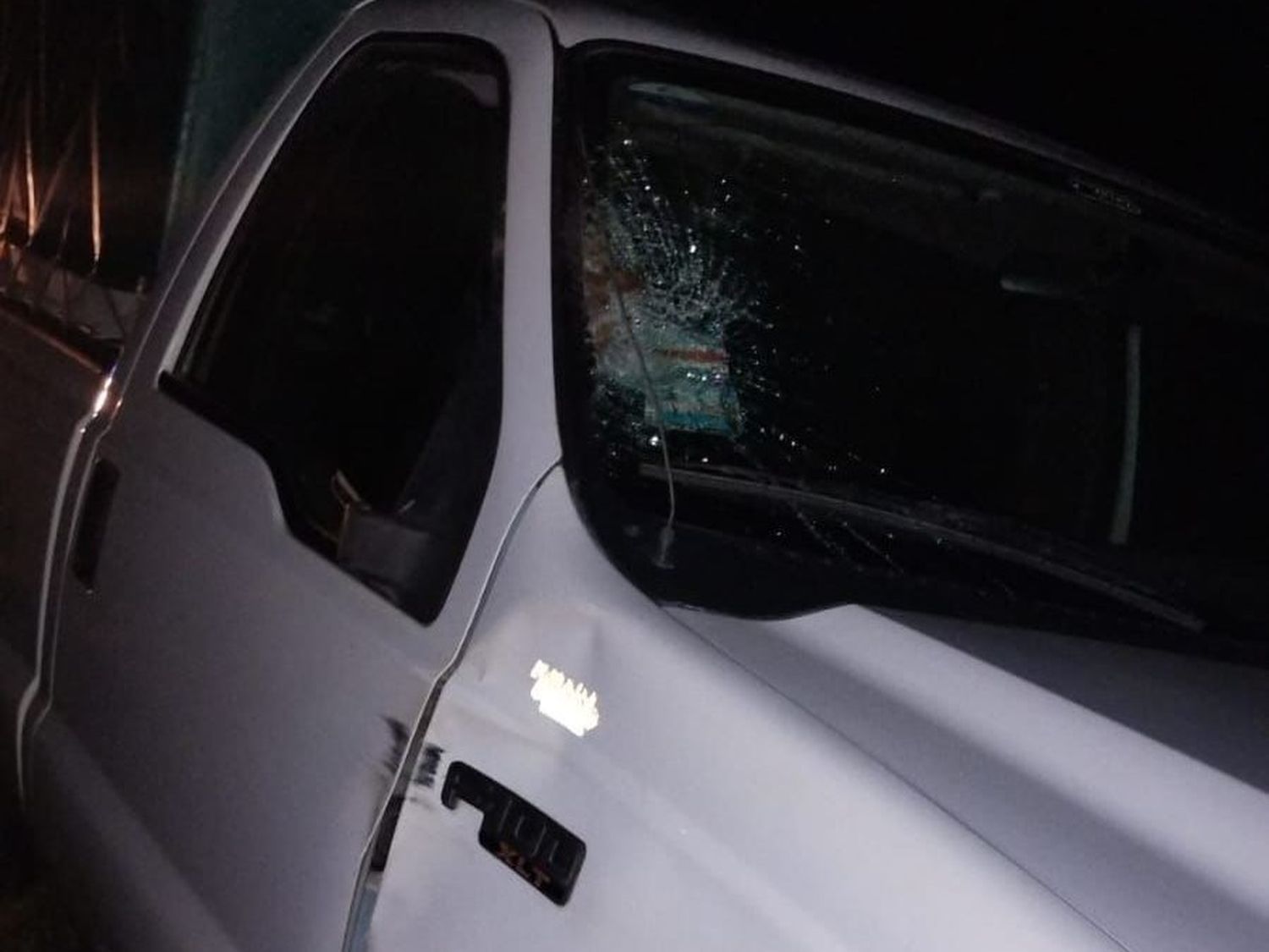 La Ford F100 involucrada en el accidente.