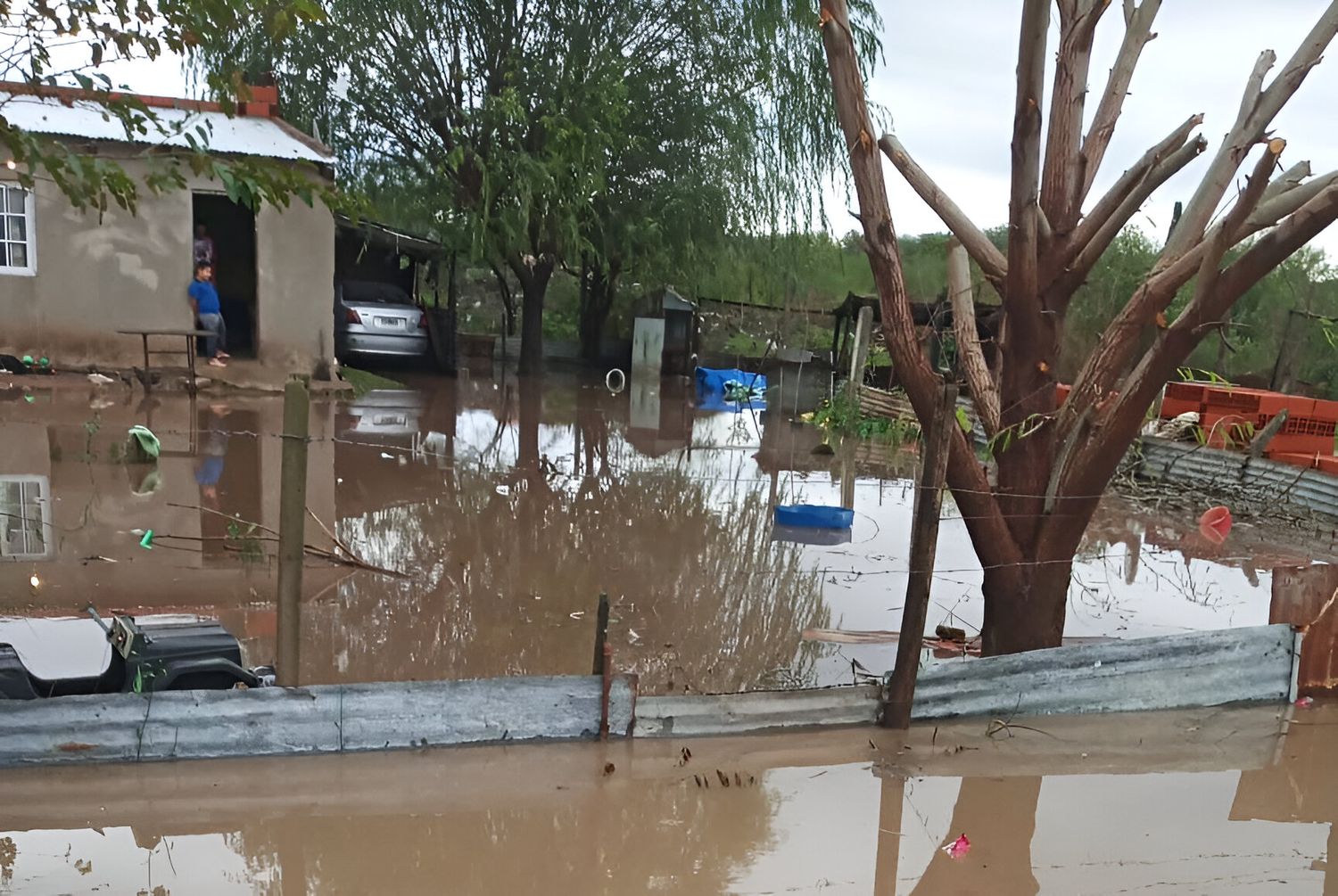 En La Tosquera, Bajo Tala y Río Tala, el agua entró a las viviendas.