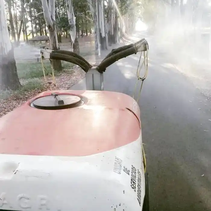 Sigue en marcha la fumigación en  espacios verdes de Concordia
