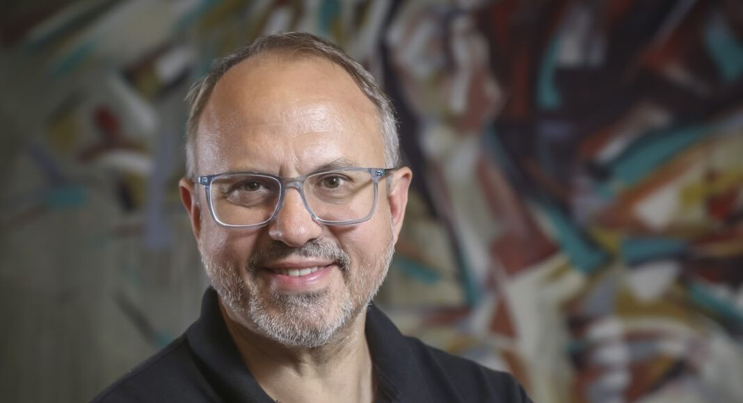 Valenzuela cada vez más cerca de La Libertad Avanza