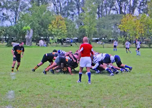 Carpinchos y Central Entrerriano golearon en la quinta fecha