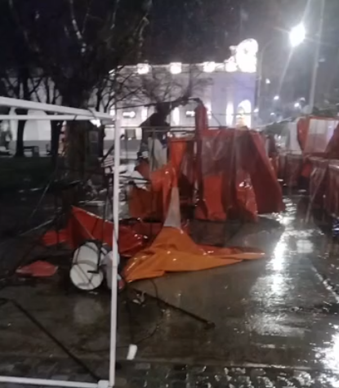 La tormenta generó destrozos en la feria de Mujeres Emprendedoras y en el Encuentro de Artesanos