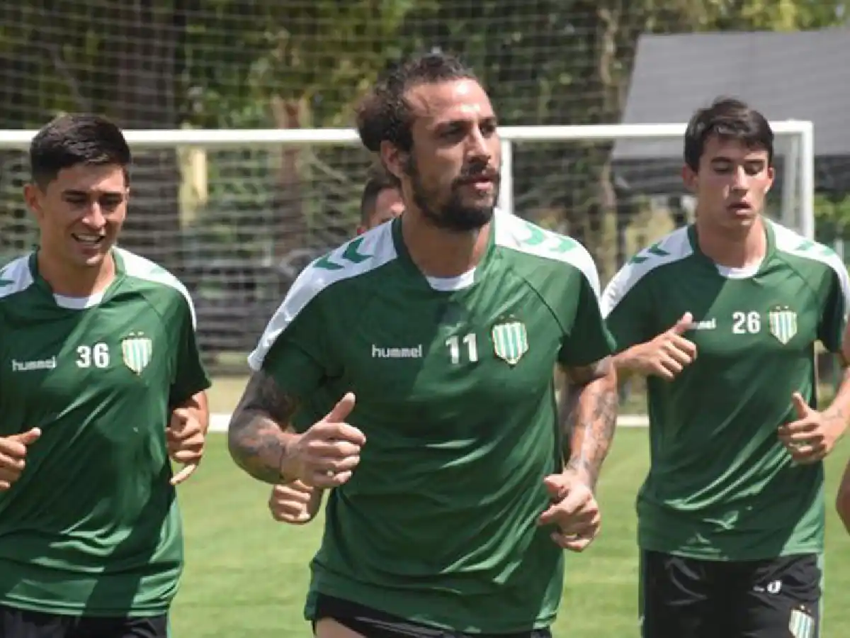 Osvaldo seguirá en Banfield hasta diciembre