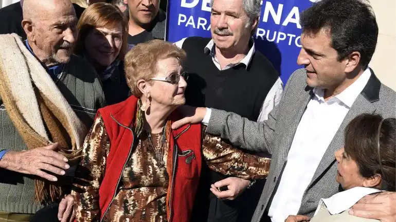 En los pagos de Sabbatella, Sergio Massa apuntó contra Aníbal Fernández
