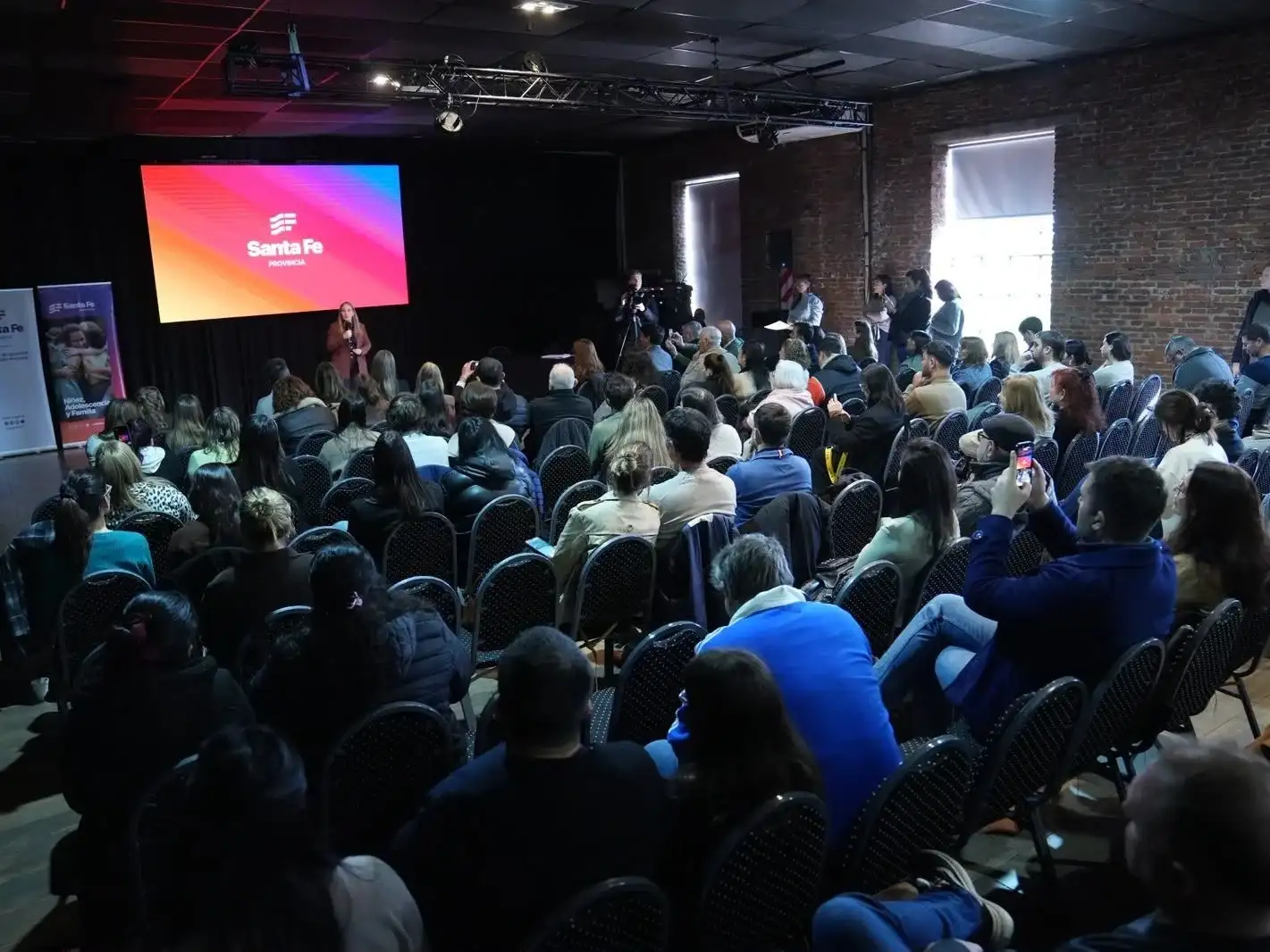 La provincia firmó convenios y brindó capacitaciones en Rosario para fortalecer las redes de protección de menores