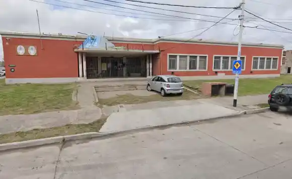 Pelea y paliza en escuela de Avellaneda: Un adolescente lucha por su vida y otro fue aprehendido