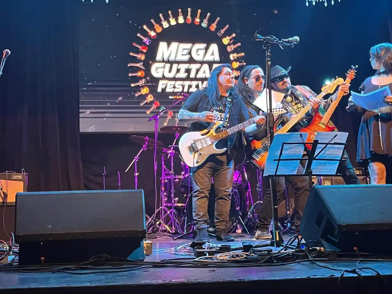 Nereo Estopinian representó a Necochea en el Mega Guitar Festival